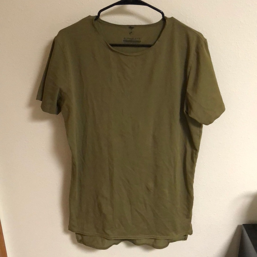 ALPHALETE men’s tee